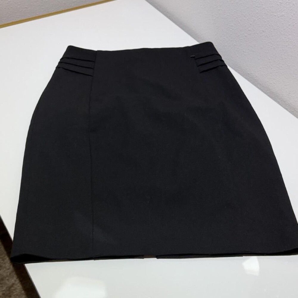 Express black pencil skirt with zipper closure and side slit in a size 0 #pencil